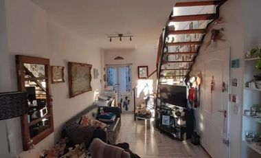 Venta Departamento Duplex en Villa Urquiza Con Balcón Apto Crédito