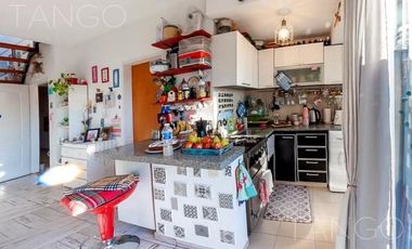 Venta Departamento Duplex en Villa Urquiza Con Balcón Apto Crédito