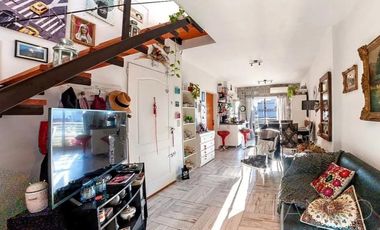 Venta Departamento Duplex en Villa Urquiza Con Balcón Apto Crédito