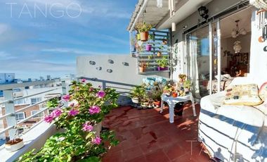 Venta Departamento Duplex en Villa Urquiza Con Balcón Apto Crédito