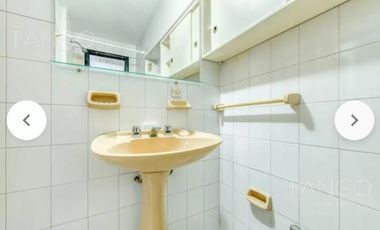 Venta Departamento en Flores Dos Ambientes Con Patio Apto Profesional
