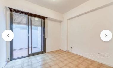 Venta Departamento en Flores Dos Ambientes Con Patio Apto Profesional