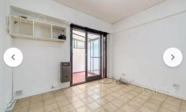 Venta Departamento en Flores Dos Ambientes Con Patio Apto Profesional