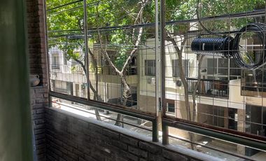 Departamento en Venta, Recoleta, Semi piso 4 ambientes con patio y cochera