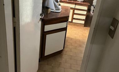 Departamento en Venta, Recoleta, Semi piso 4 ambientes con patio y cochera