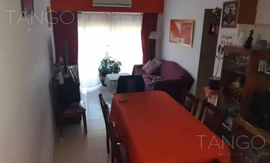 Venta Departamento Cuatro Ambientes en Boedo Con Balcón Apto Crédito Con Baulera