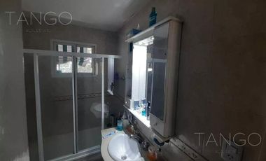 Venta Departamento Cuatro Ambientes en Boedo Con Balcón Apto Crédito Con Baulera