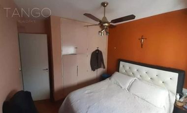 Venta Departamento Cuatro Ambientes en Boedo Con Balcón Apto Crédito Con Baulera