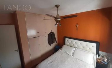 Venta Departamento Cuatro Ambientes en Boedo Con Balcón Apto Crédito Con Baulera