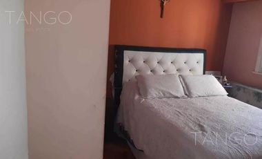Venta Departamento Cuatro Ambientes en Boedo Con Balcón Apto Crédito Con Baulera