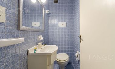 Venta Departamento en Recoleta Cinco Ambientes Con Cochera Baulera