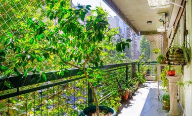 Venta Departamento en Recoleta Cinco Ambientes Con Cochera Baulera
