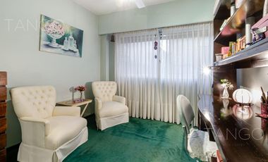 Venta Departamento en Recoleta Cinco Ambientes Con Cochera Baulera