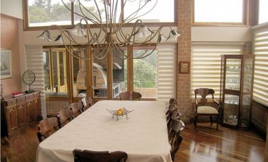 MANSIÓN EN EL BOSQUE AL NORTE DE BOGOTA PRIVACIDAD Y SEGURIDAD