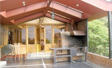 MANSIÓN EN EL BOSQUE AL NORTE DE BOGOTA PRIVACIDAD Y SEGURIDAD