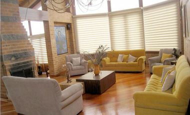 MANSIÓN EN EL BOSQUE AL NORTE DE BOGOTA PRIVACIDAD Y SEGURIDAD