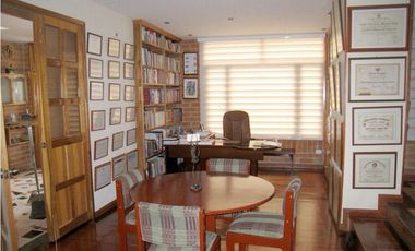 MANSIÓN EN EL BOSQUE AL NORTE DE BOGOTA PRIVACIDAD Y SEGURIDAD