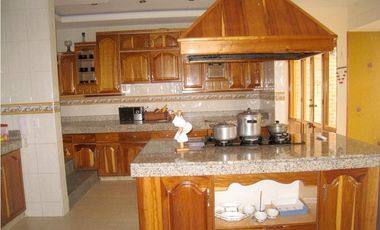 MANSIÓN EN EL BOSQUE AL NORTE DE BOGOTA PRIVACIDAD Y SEGURIDAD