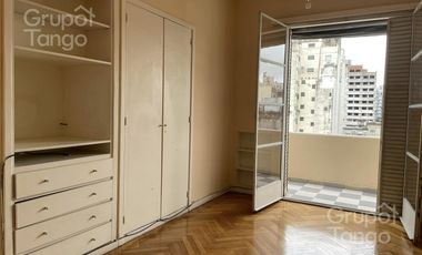 Departamento en Monserrat en venta, 3 ambientes con balcón