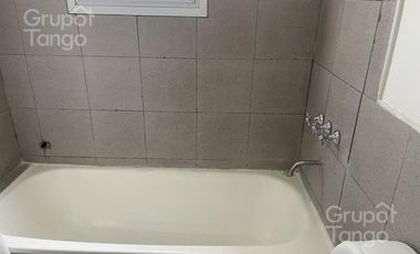 Departamento en Monserrat en venta, 3 ambientes con balcón