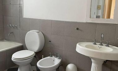 Departamento en Monserrat en venta, 3 ambientes con balcón