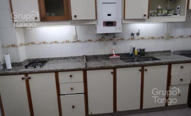 Venta Departamento 3 Ambientes en Floresta Con Balcón