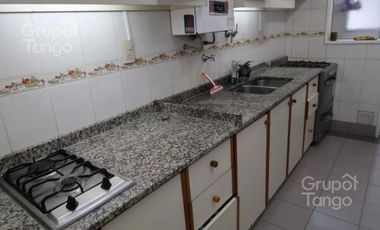 Venta Departamento 3 Ambientes en Floresta Con Balcón