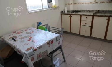 Venta Departamento 3 Ambientes en Floresta Con Balcón