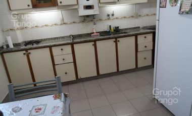 Venta Departamento 3 Ambientes en Floresta Con Balcón