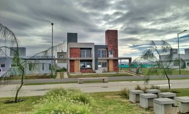 Venta Dúplex 2 dorm San Ignacio Village excelente ubicación