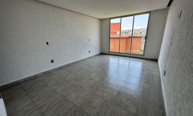 Amplia casa de 3 niveles con terraza en venta