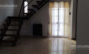 Casa de 3 ambientes c/pequeño patio en Temperley Este