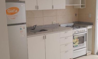 Alquilo duplex 2 dormitorios altura Av America al 1800