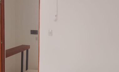 Alquilo duplex 2 dormitorios altura Av America al 1800