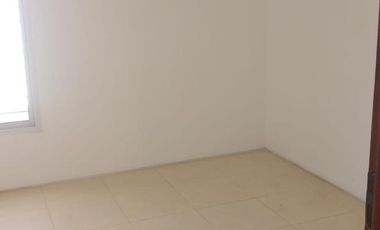Alquilo duplex 2 dormitorios altura Av America al 1800