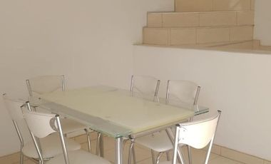 Alquilo duplex 2 dormitorios altura Av America al 1800