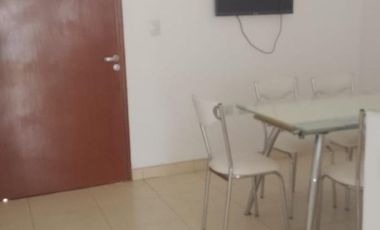 Alquilo duplex 2 dormitorios altura Av America al 1800