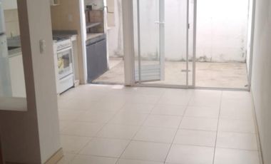 Alquilo duplex 2 dormitorios altura Av America al 1800