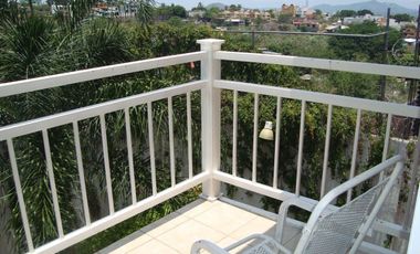 Residencia amueblada con alberca en Burgos, Cuernavaca