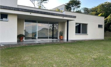 Alquilamos casa en Condominio Lomas de Dapa