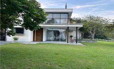 Alquilamos casa en Condominio Lomas de Dapa