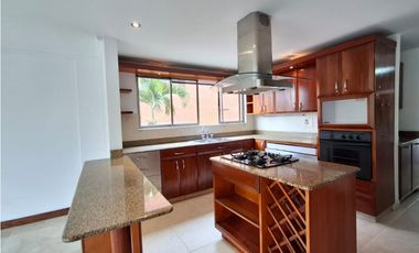 Venta de casa en el Poblado- Sector La Calera