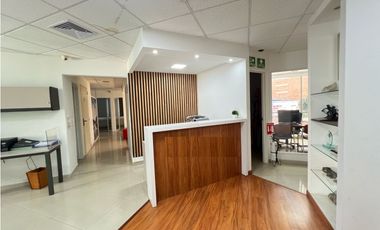 ESPECTACULAR OFICINA