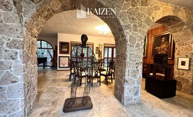 CASA EN VENTA, COL. COLINAS DE SAN JAVIER