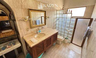 CASA EN VENTA, COL. COLINAS DE SAN JAVIER
