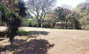 Terreno en Venta en el Pedregal en Calle Cerrada