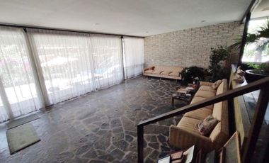 Terreno en Venta en el Pedregal en Calle Cerrada