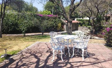 Terreno en Venta en el Pedregal en Calle Cerrada