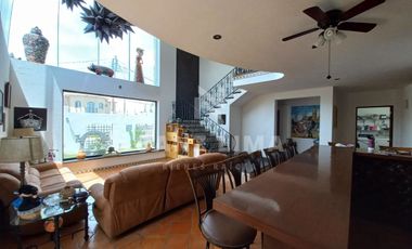 Praderas de la Hacienda: Gran casa campestre con amplio terreno y alberca