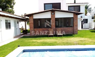 Praderas de la Hacienda: Gran casa campestre con amplio terreno y alberca